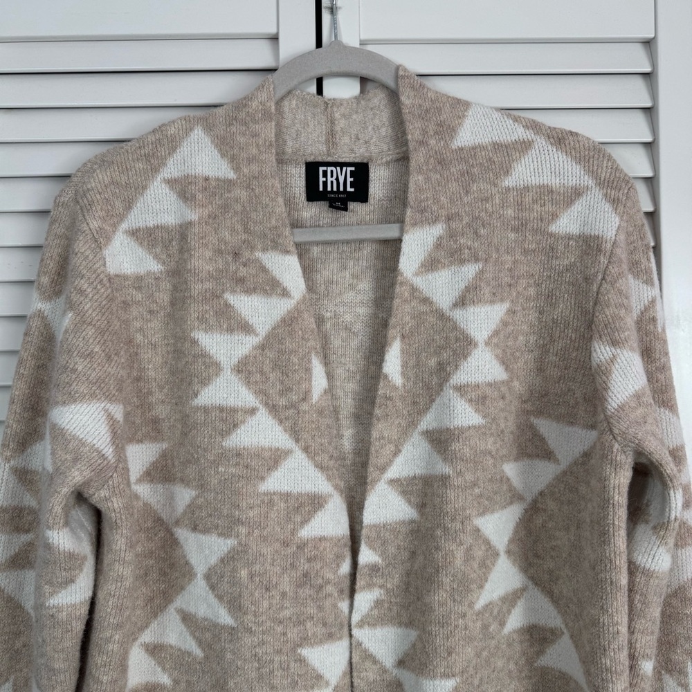 FRYE The Cozy Open Front Cardigan Tan White Western Aztec Nordic Long Medium - Picture 3 of 10